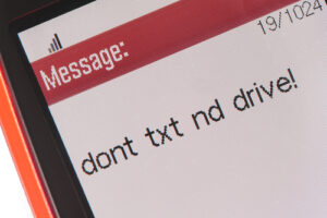 What Are the Texting and Driving Laws in Illinois?
